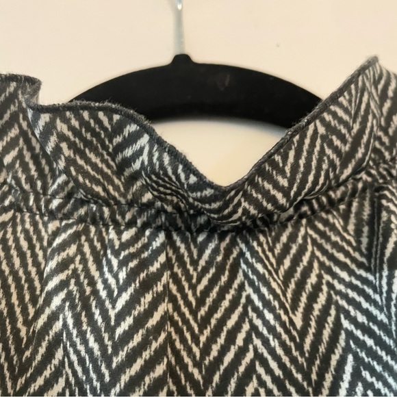 J Jill EUC women’s sleeveless top. Grey color. Size 14. Strings on front of top - Picture 8 of 9